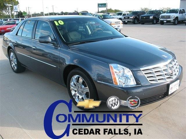 Cadillac DTS XLT Pickup 4D 5 1/2 Ft Sedan