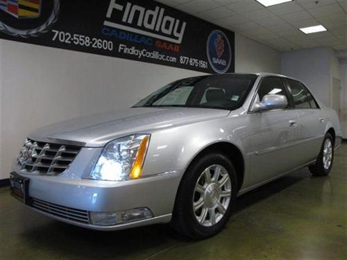 Cadillac DTS 2010 photo 1