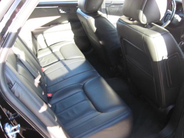 Cadillac DTS 2010 photo 2