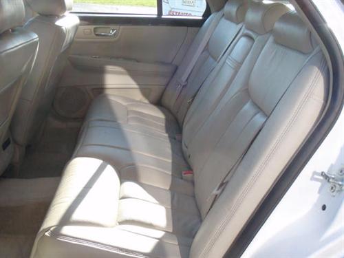 Cadillac DTS 2010 photo 3