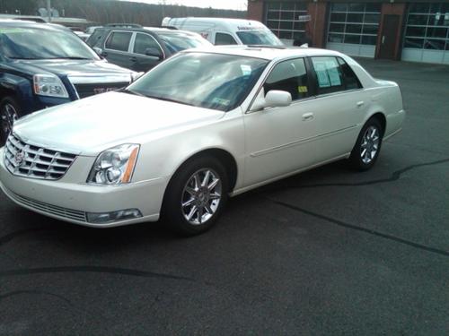 Cadillac DTS 2010 photo 3