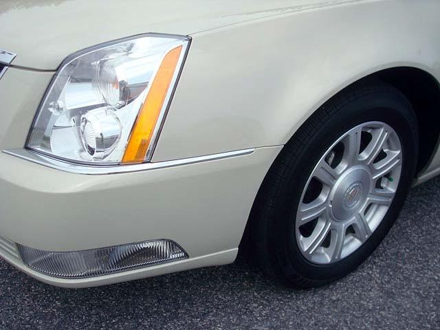 Cadillac DTS 2010 photo 3