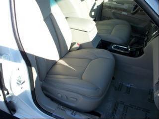 Cadillac DTS 2010 photo 2