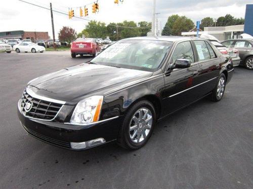 Cadillac DTS 2010 photo 2