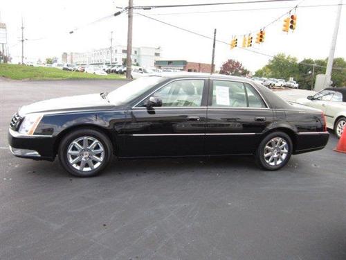 Cadillac DTS 2010 photo 3