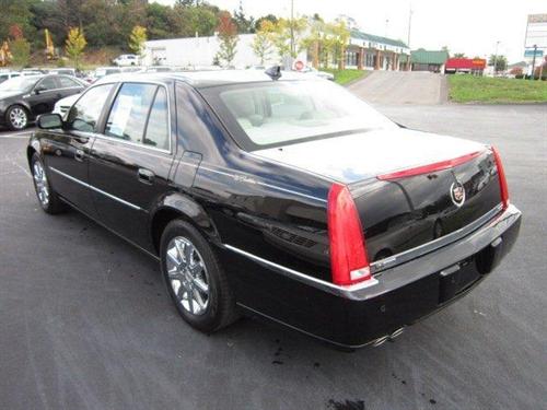 Cadillac DTS 2010 photo 4