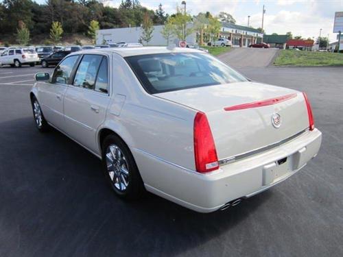 Cadillac DTS 2010 photo 4