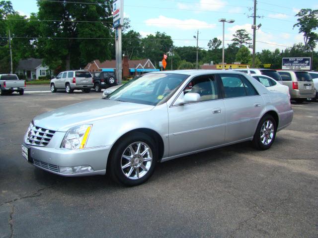 Cadillac DTS Coupe Sedan