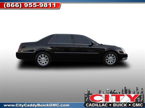 Cadillac DTS 2010 photo 1