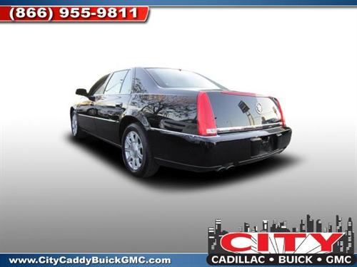 Cadillac DTS 2010 photo 3