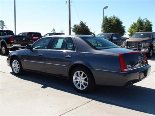 Cadillac DTS 2010 photo 4