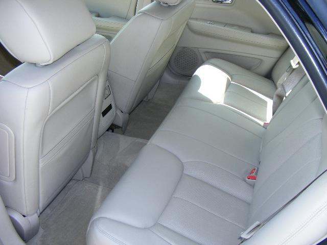 Cadillac DTS 2010 photo 4