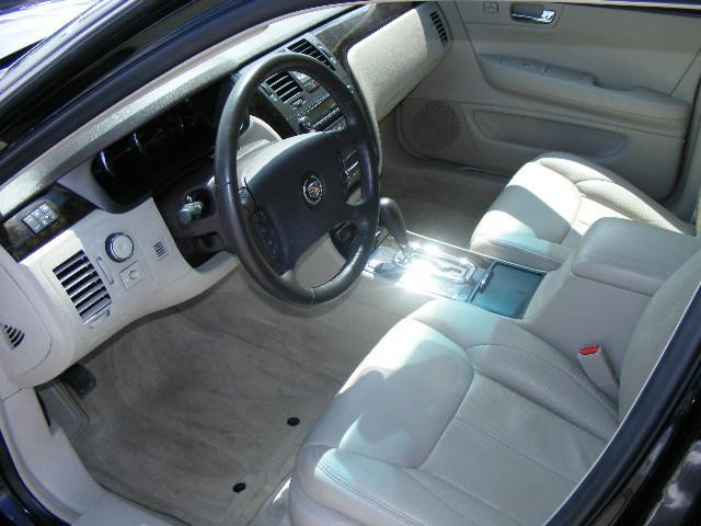 Cadillac DTS 2010 photo 5