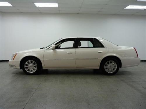 Cadillac DTS XLT Pickup 4D 5 1/2 Ft Other