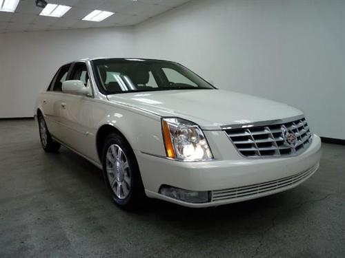 Cadillac DTS 2010 photo 3