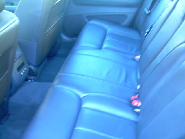 Cadillac DTS 2010 photo 2