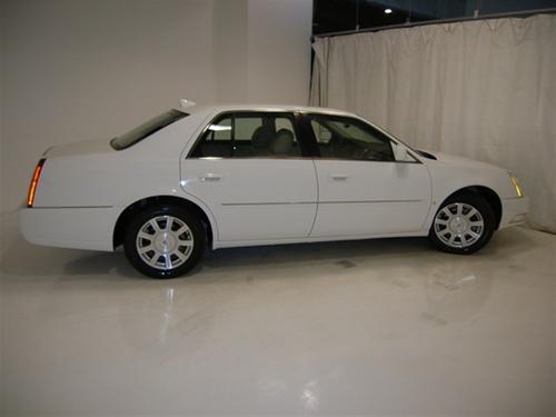 Cadillac DTS 2010 photo 5