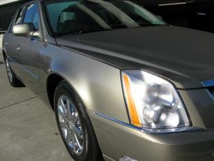 Cadillac DTS 2010 photo 2