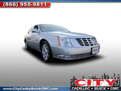 Cadillac DTS 2010 photo 2