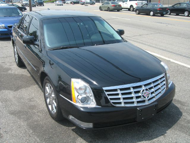 Cadillac DTS 2010 photo 6