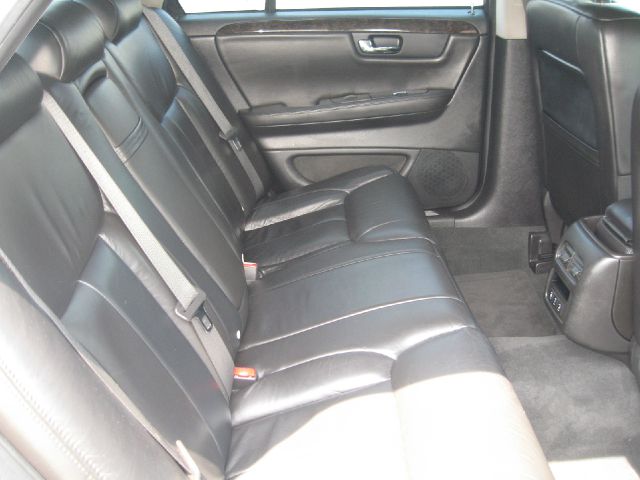 Cadillac DTS 2010 photo 9