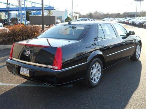 Cadillac DTS 2010 photo 4