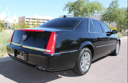 Cadillac DTS 2010 photo 3