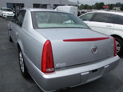 Cadillac DTS XLT Pickup 4D 5 1/2 Ft Other