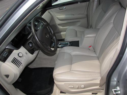 Cadillac DTS 2010 photo 2