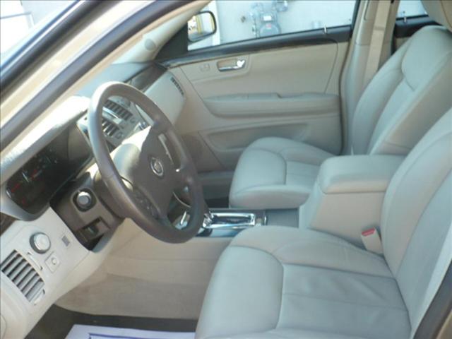 Cadillac DTS 2010 photo 4