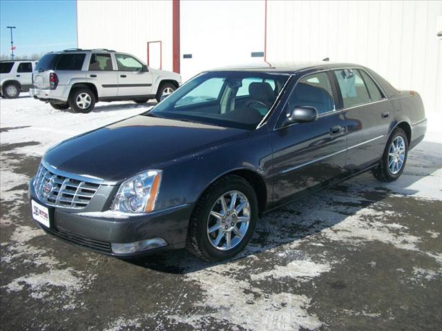 Cadillac DTS Unknown Sedan