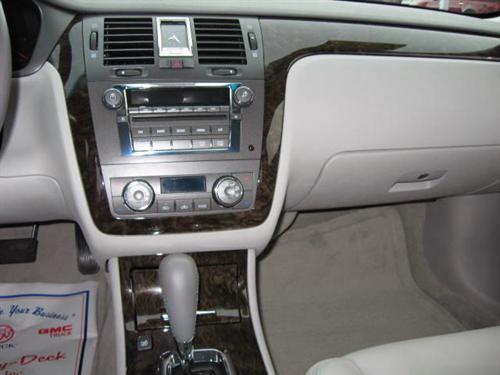 Cadillac DTS 2010 photo 5