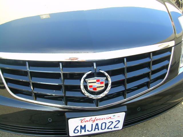 Cadillac DTS 2010 photo 1