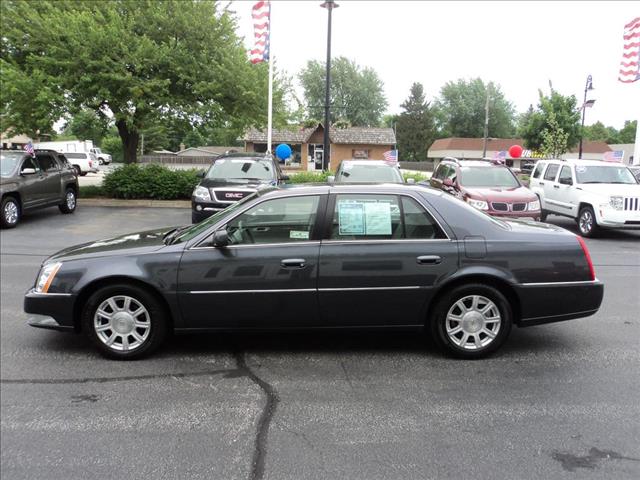 Cadillac DTS 2010 photo 4