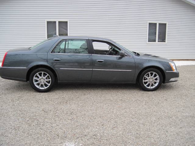 Cadillac DTS Coupe Sedan