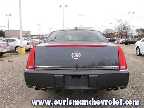 Cadillac DTS 2010 photo 3