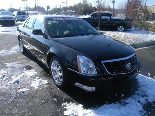 Cadillac DTS 2010 photo 2