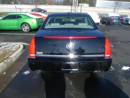 Cadillac DTS 2010 photo 5