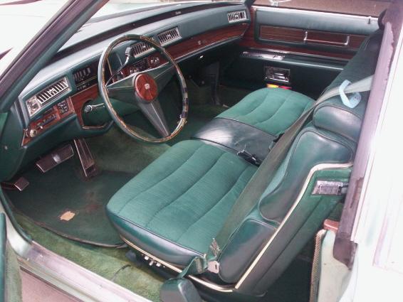 Cadillac Deville 1976 photo 2