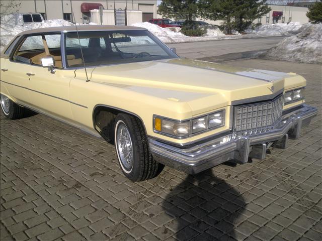 Cadillac Deville 1976 photo 1