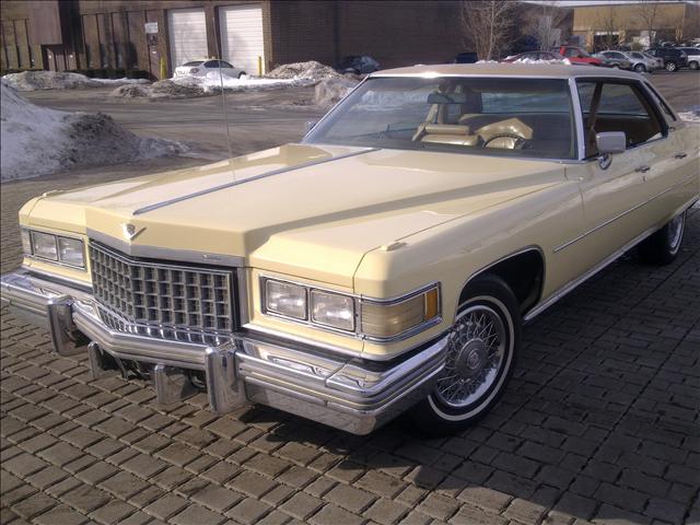 Cadillac Deville 1976 photo 2