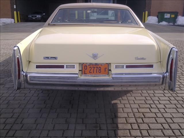 Cadillac Deville 1976 photo 4