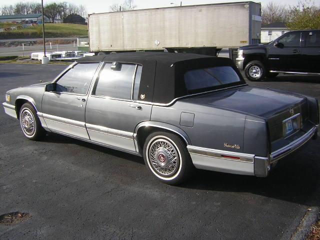 Cadillac Deville 1991 photo 2