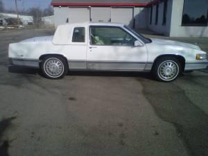 Cadillac Deville 1992 photo 3