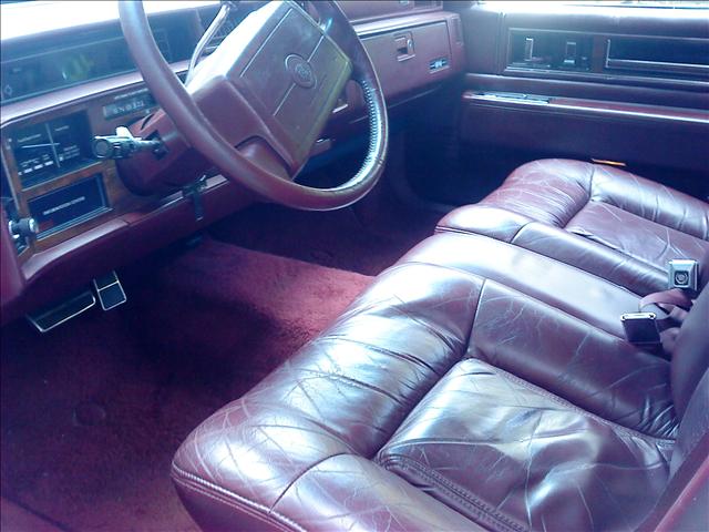 Cadillac Deville 1992 photo 3