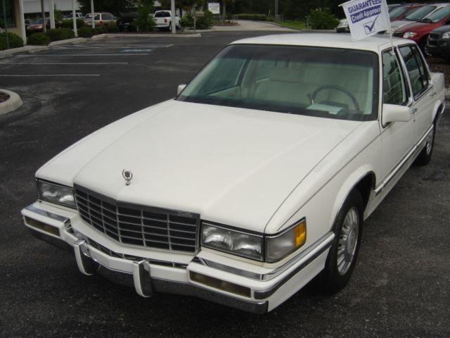 Cadillac Deville 1993 photo 1