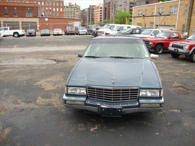 Cadillac Deville 1993 photo 1