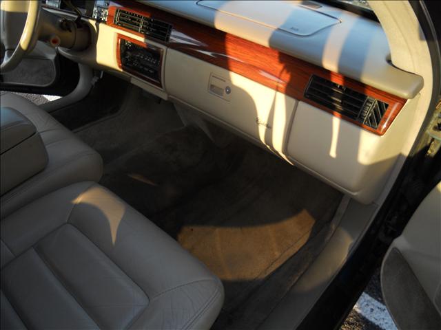 Cadillac Deville 1994 photo 3