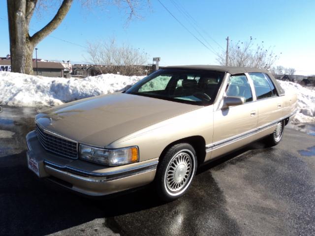 Cadillac Deville Base Sedan