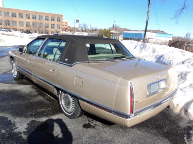 Cadillac Deville 1994 photo 3